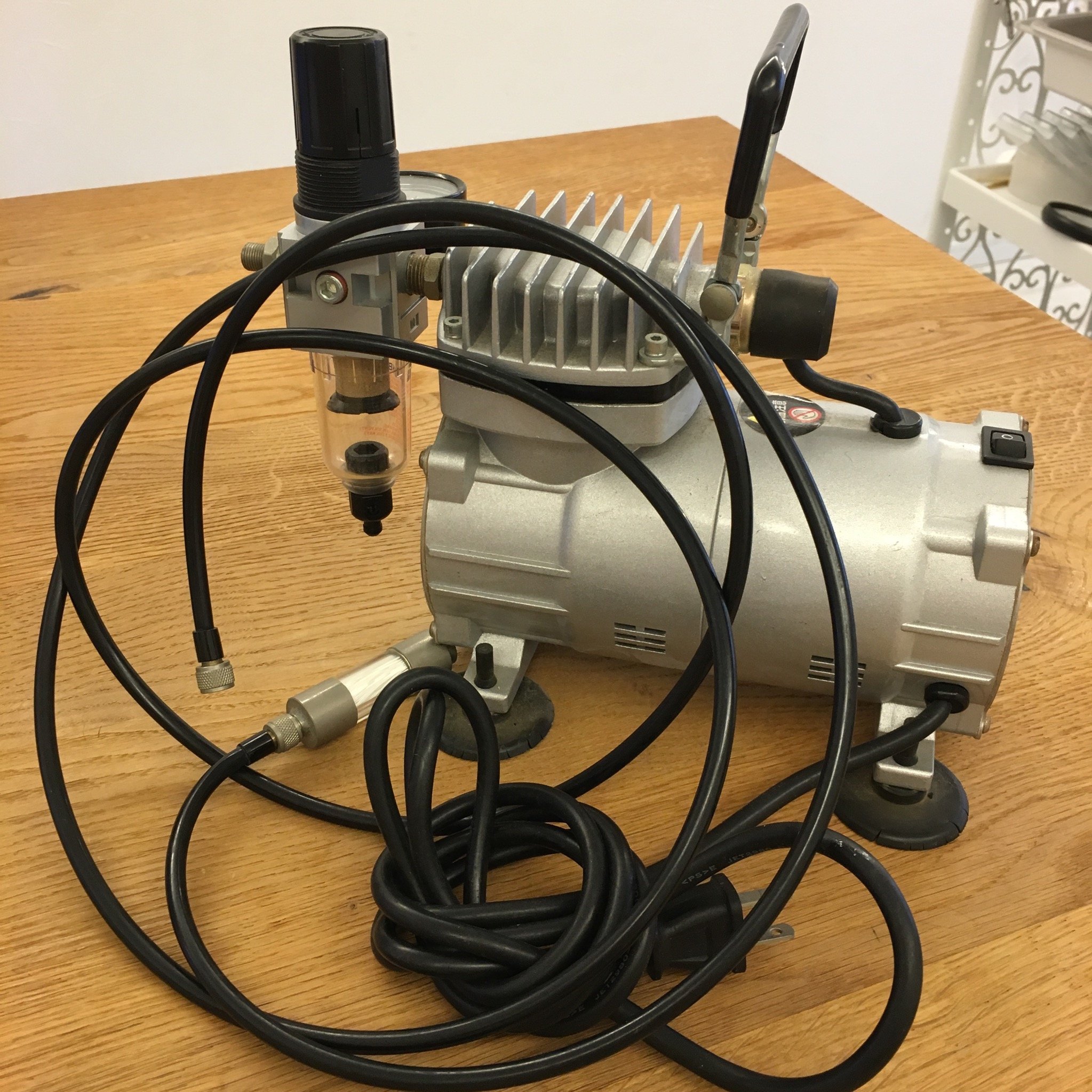 Amazon | エアテックス コンプレッサー APC-001R | エアコンプレッサー