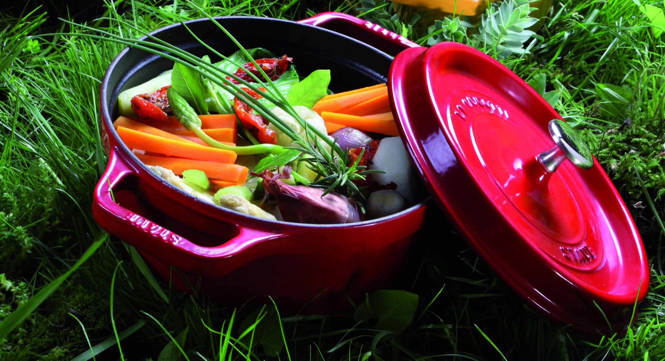 Amazon｜staub ストウブ 「 ピコ ココット オーバル チェリー 37cm