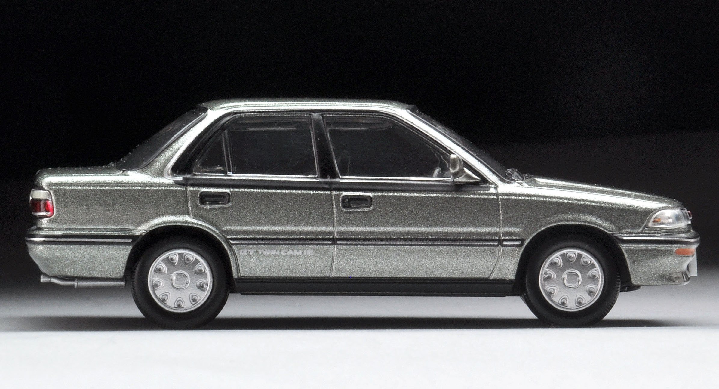 Amazon.co.jp: Tomica Limited Vintage Neo 1/64 TLV-N147c Corolla