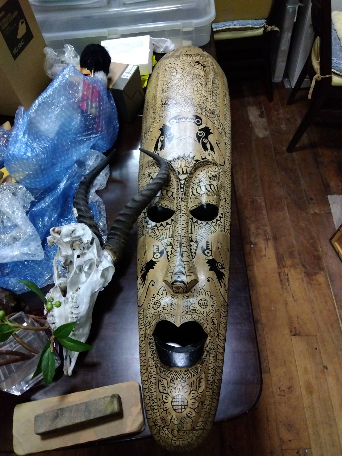 ご実家の解体に伴いアフリカのプリミティブアートなど骨董品を買取