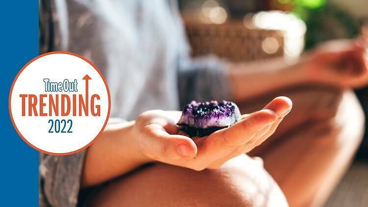 2022年世界のトレンド：Z世代にクリスタルヒーリングが人気