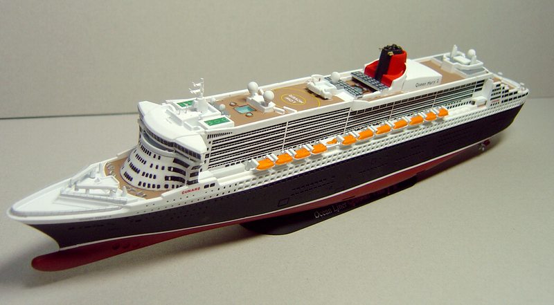 1/1200客船 クイーンメリー2 ドイツレベル REVELL OceanLiner Queen Mary2
