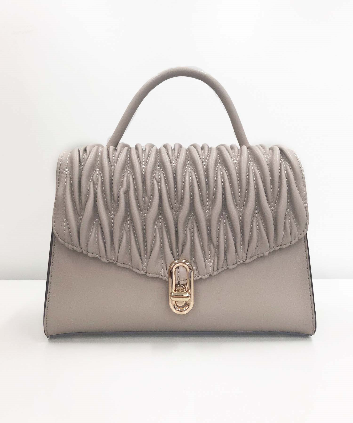 キルティングフラップバッグ | バッグ | NOELA OFFICIAL WEB STORE