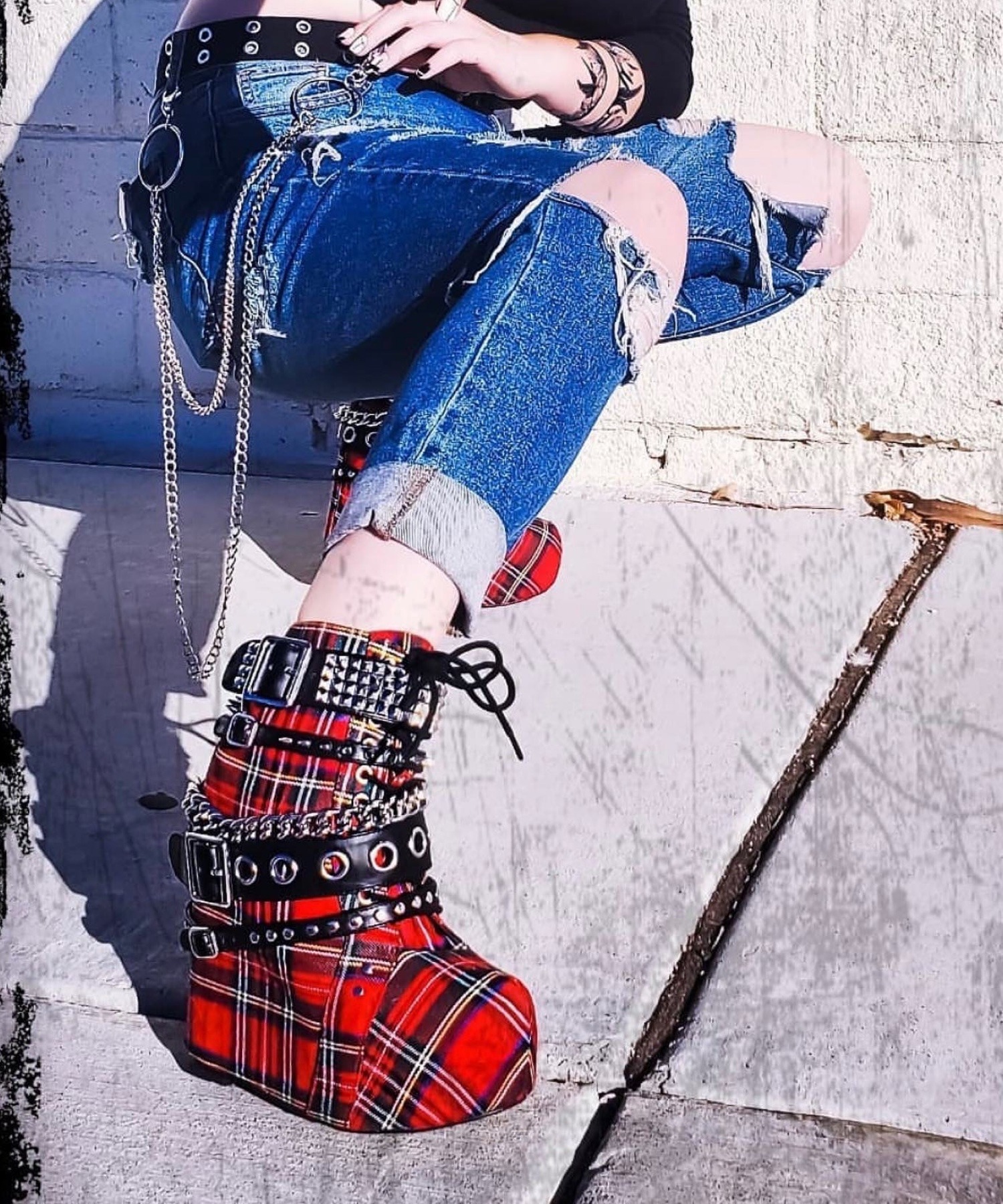 タータンチェック 厚底ベルトブーツ Charla Tedrick│Jeffrey Campbell