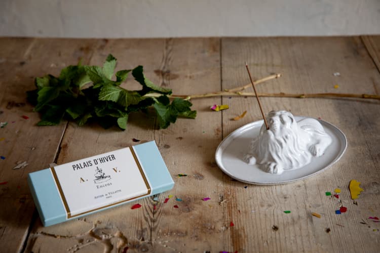 香の世界一周」をテーマにした、パリ発【アスティエ・ド・ヴィラット