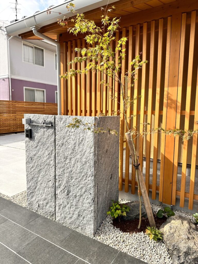 御影石の門柱｜オールドクラフト｜浜松市の外構・エクステリアのことなら！