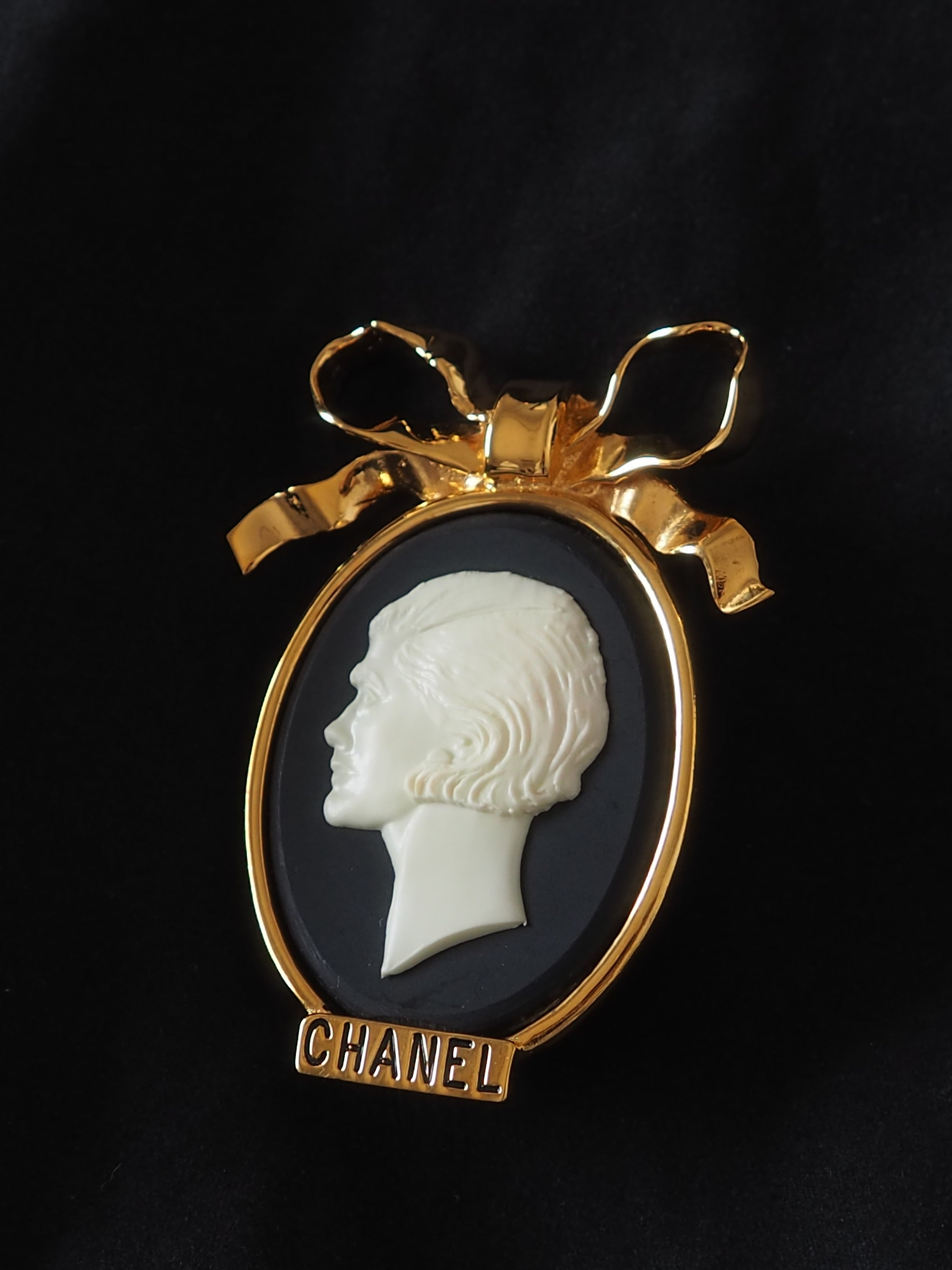 CHANEL シャネル COCO カメオ ブローチ リボン ゴールド ブラック レア