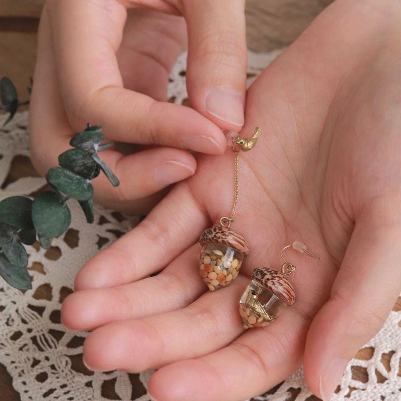 Ayatorie/アヤトリエ】どんぐりと小鳥のピアス – OSEWAYAオンラインストア