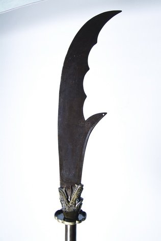 青龍刀」呼称問題】 図1は日本では「青龍刀」と呼ばれるが、正しくは