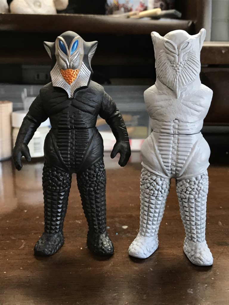 500ソフビ改造のメフィラス星人二代目。 造形は終わったので下地を塗装