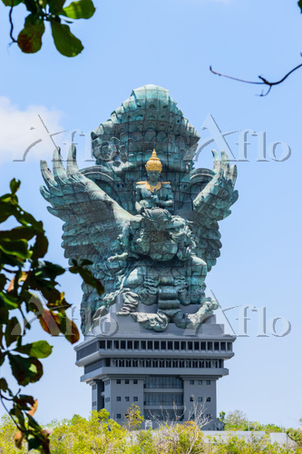 インドネシア バリ ガルーダ・ウィスヌ・クンチャナ像 [104036988]の