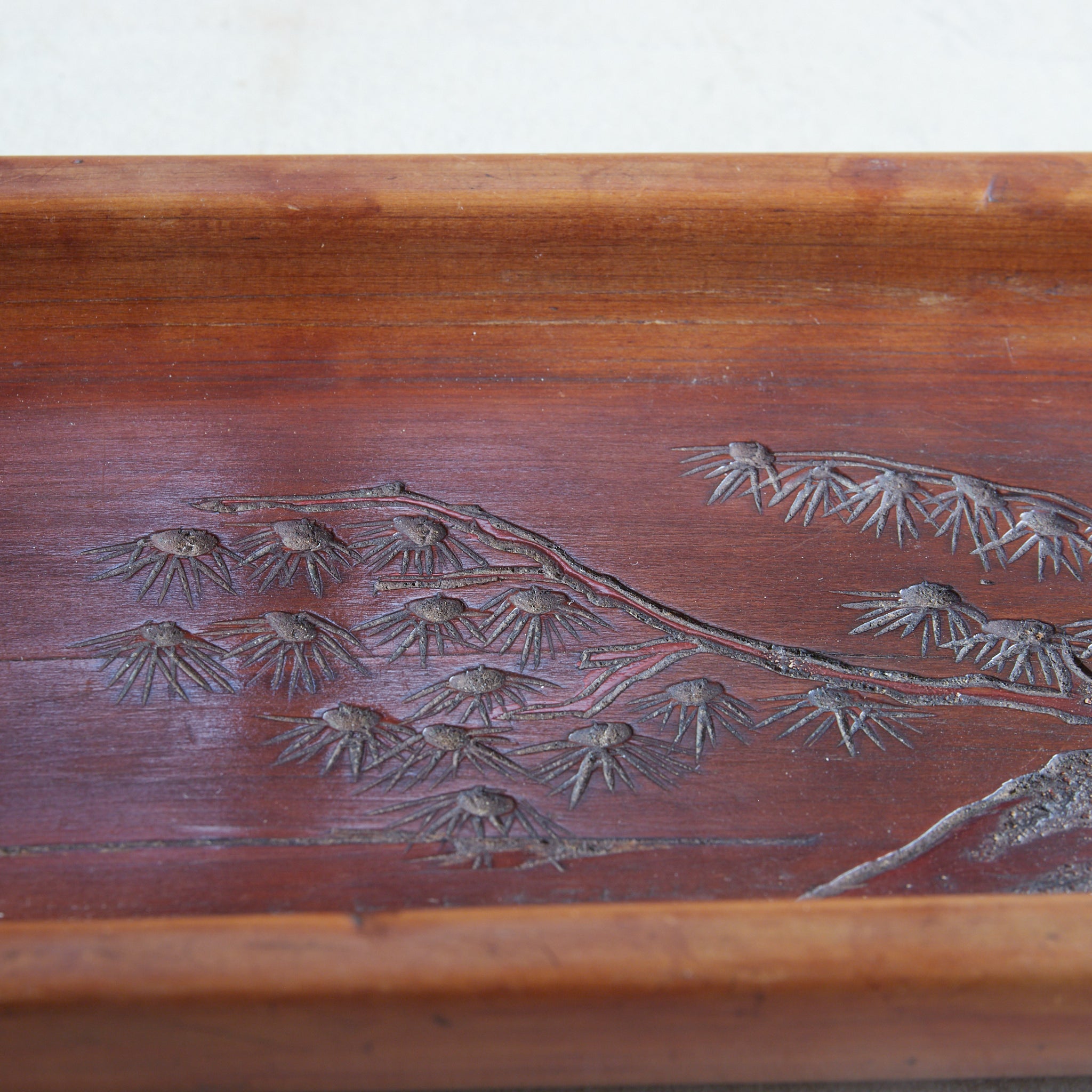 江戸-明治時代 木彫松図長方盆（1603–1912CE） | 入蘆花（ロカニイル）