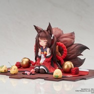 ちょこんと正座した愛らしい姿にキュン！微笑み顔も可憐な『アズレン