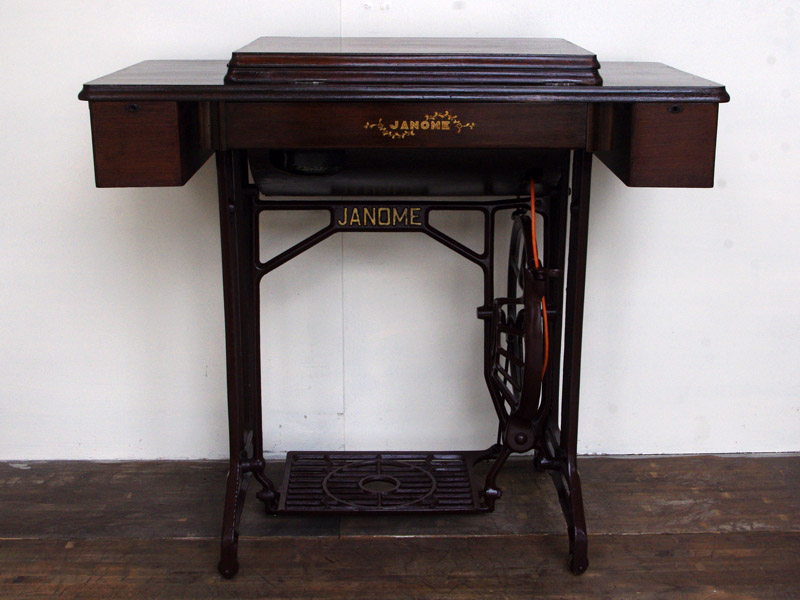 No.584 Janome ジャノメ製 家庭用足踏みミシン：アンティークミシン