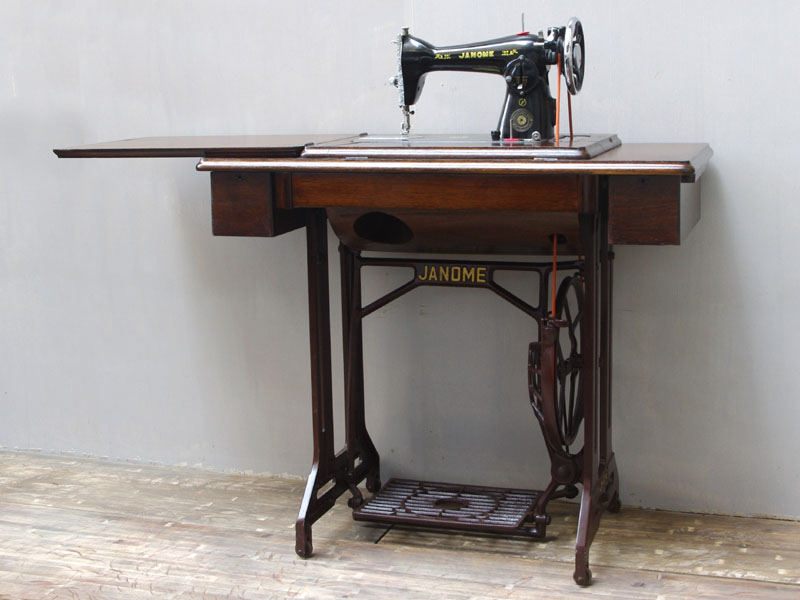 No.158 Janome ジャノメ製 家庭用足踏みミシン：アンティークミシン