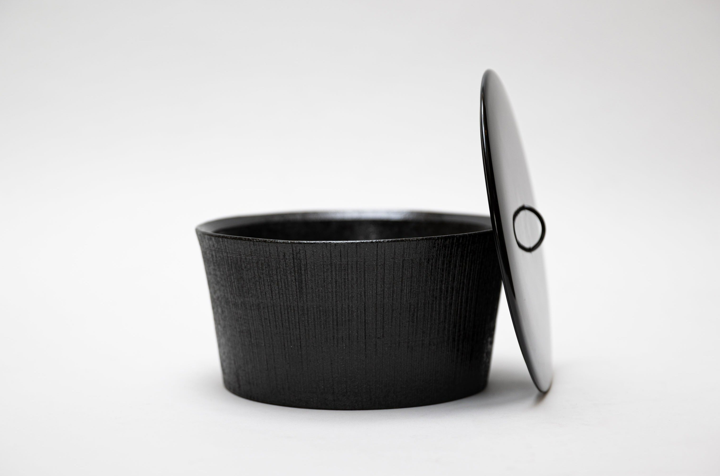 黒彩線彫水指 | artrip山口