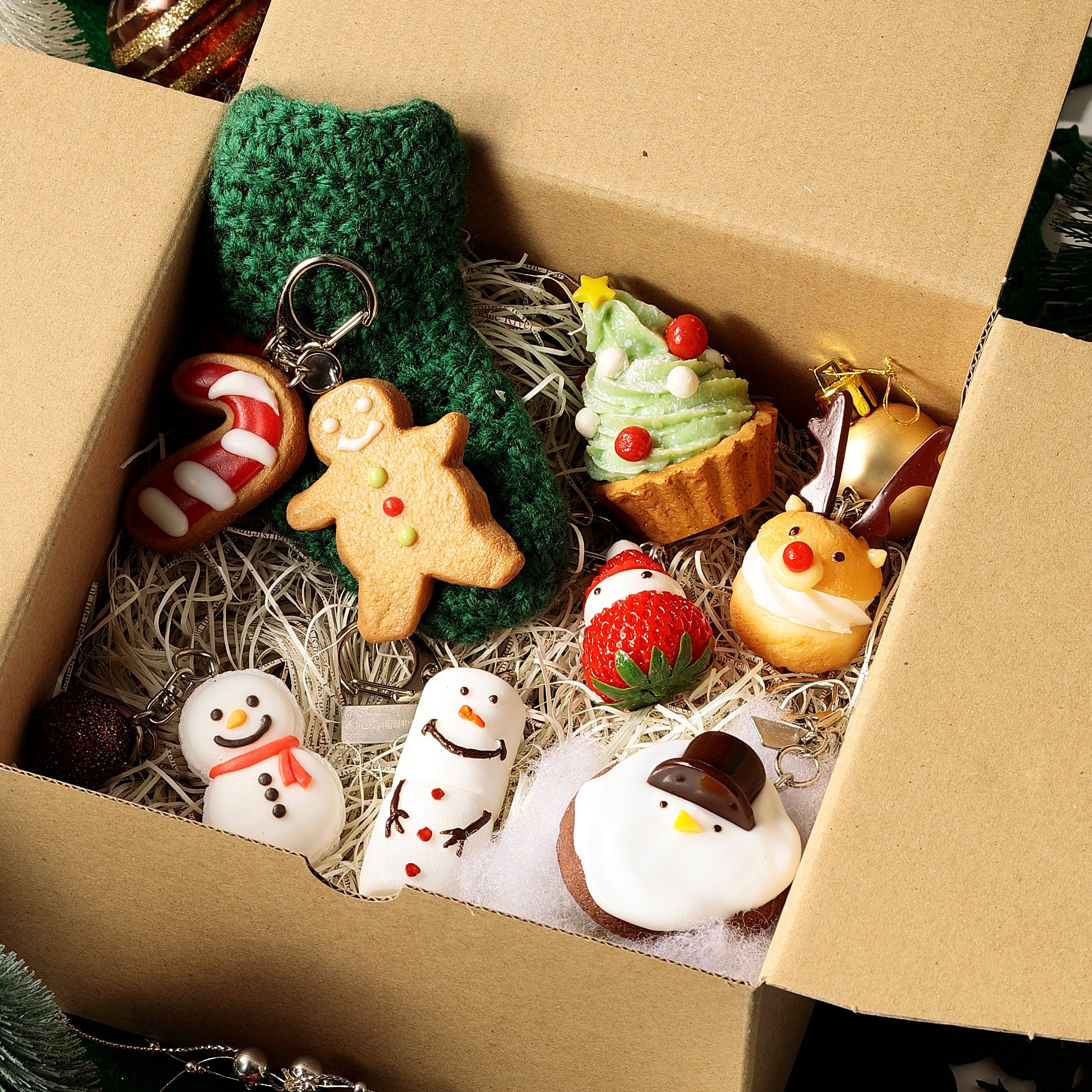 元祖食品サンプル屋｜【クリスマス限定限定】キーリング 雪だるまマカロン