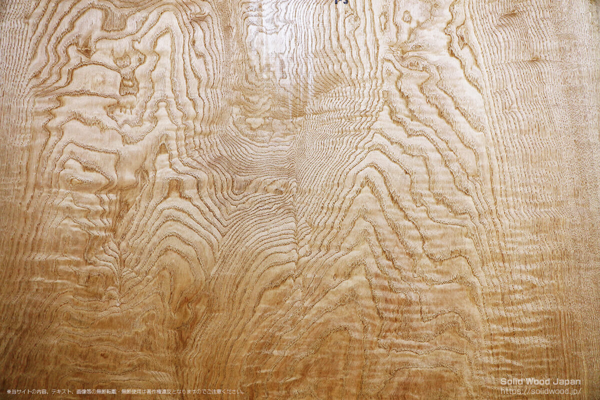 クリ（栗）の一枚板 | 無垢材とは | 一枚板比較