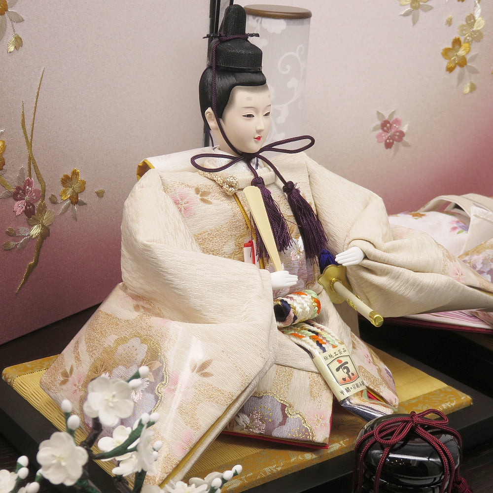しあわせ雛 絢音 三五親王飾 桜舞刺繍 – スガ人形店