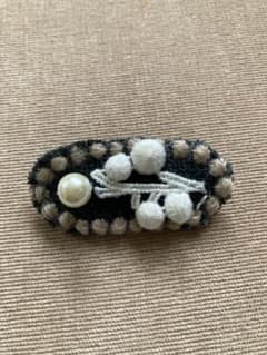 ミナペルホネンハンドメイド楕円形ブローチ - メルカリ