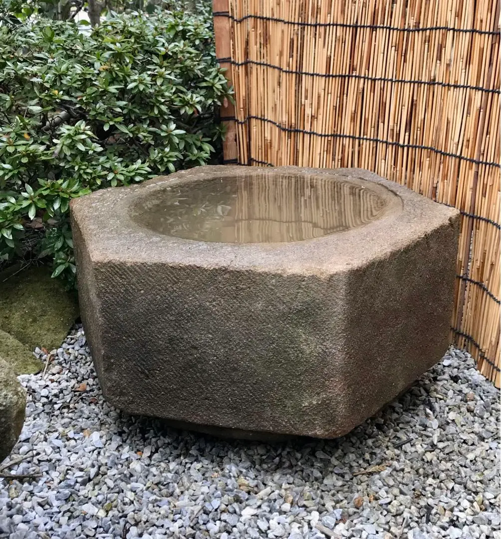 2026年最新】石 手水鉢の人気アイテム - メルカリ
