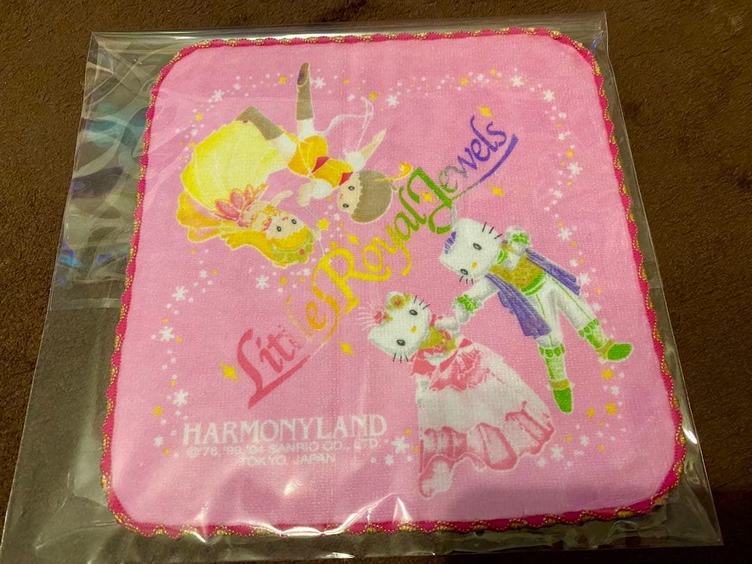 激レア❗️Hello kittyご当地タオルハンカチ！希少！ハーモニーランド