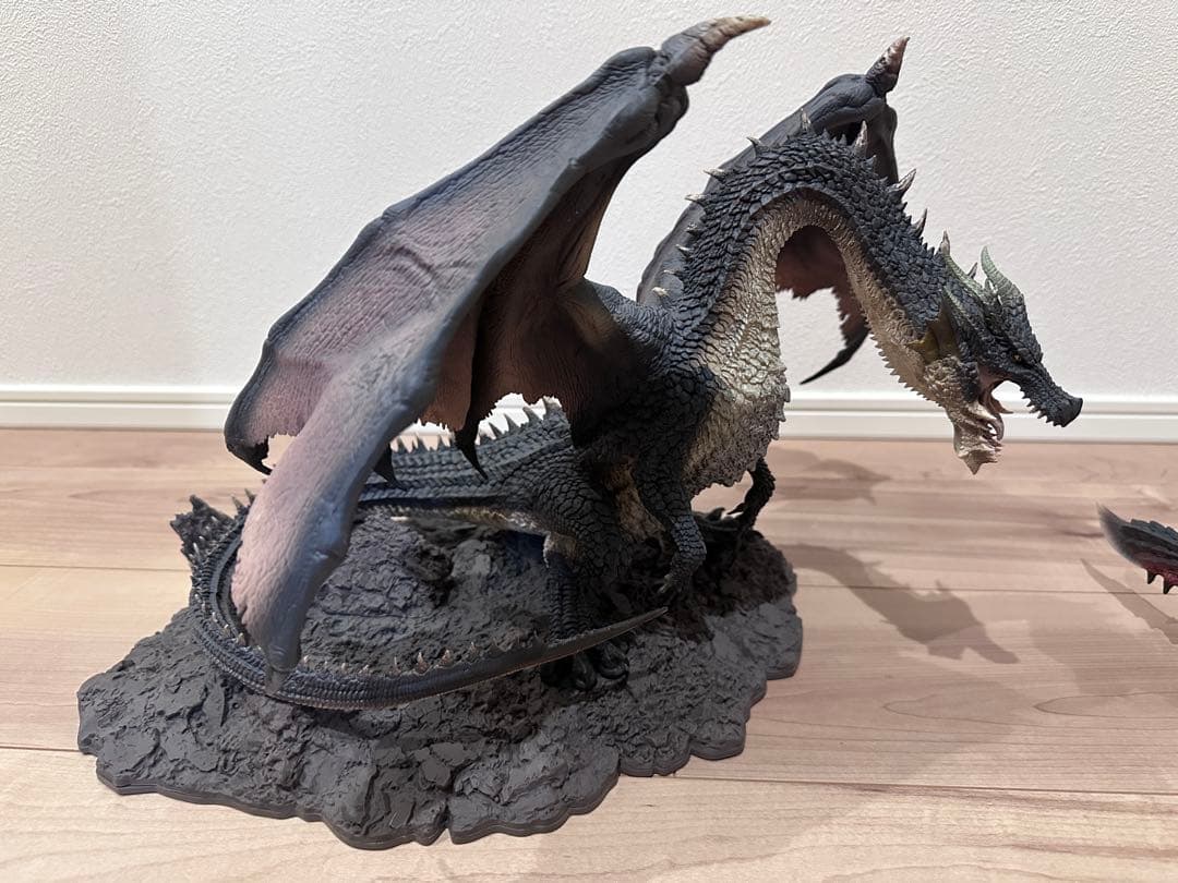 ミラボレアス(クリエイターズモデル)+レウス装備ハンター(リボルテック