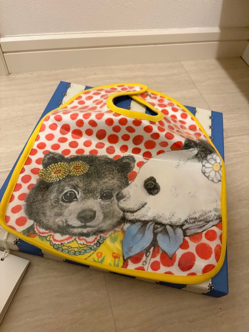 GUCCI ヒグチユウココラボ スタイ よだれかけイエロー系×レッド系 楽天市場】GUCCI グッチ 614621 ヒグチユウココラボ キャットデザイン