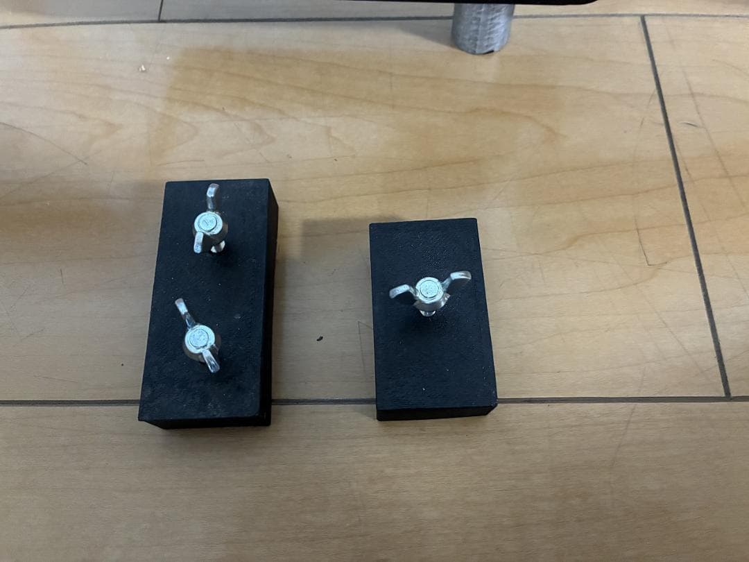 2.7Kg ＆3.4Kg の二通りのトレーニング銃