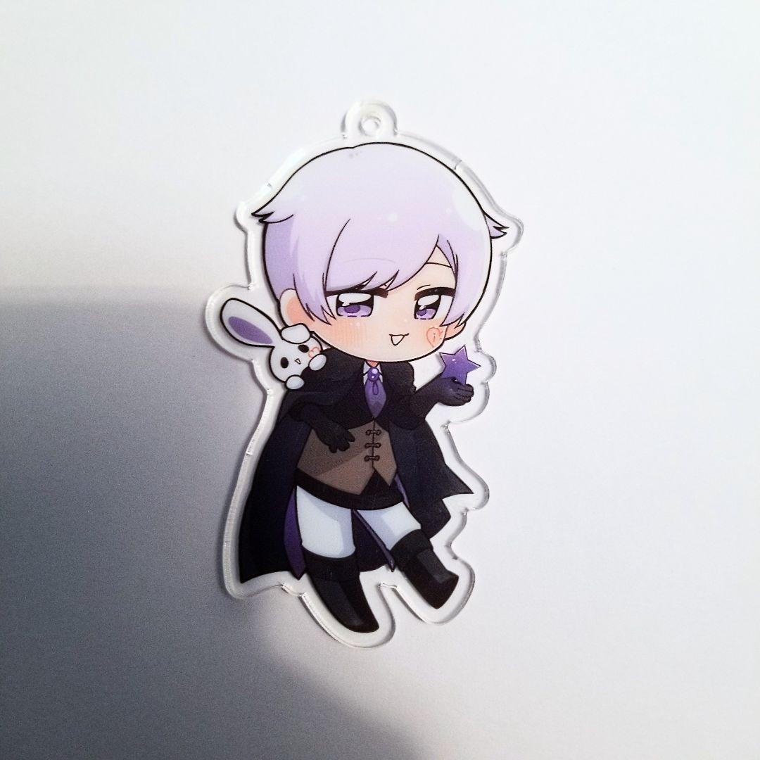 いれいす 初兎 アクキー - メルカリ