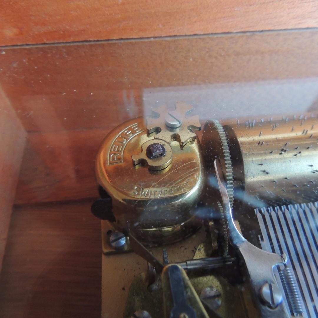 REUGE 50弁 ヨハン・シュトラウス2世「宝のワルツ」他 オルゴール