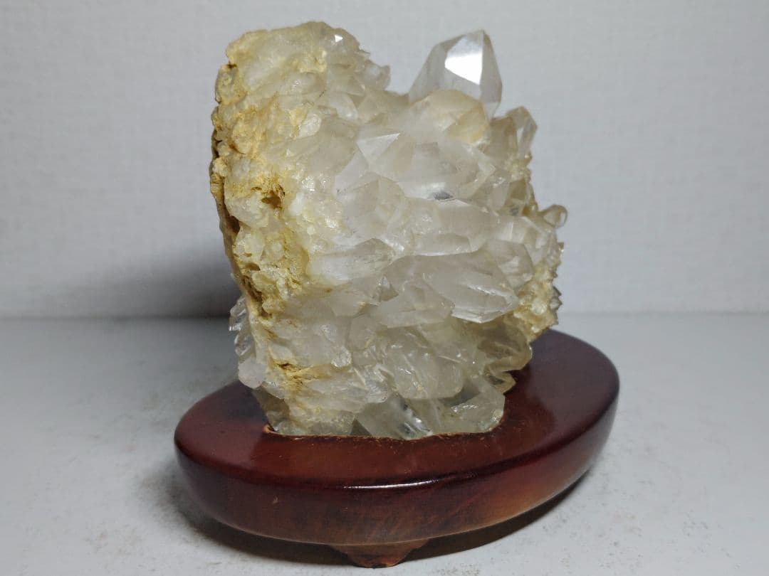 水晶 1.5kg クォーツ 原石 鑑賞石 自然石 誕生石 鉱物 鉱石 水石 宝石