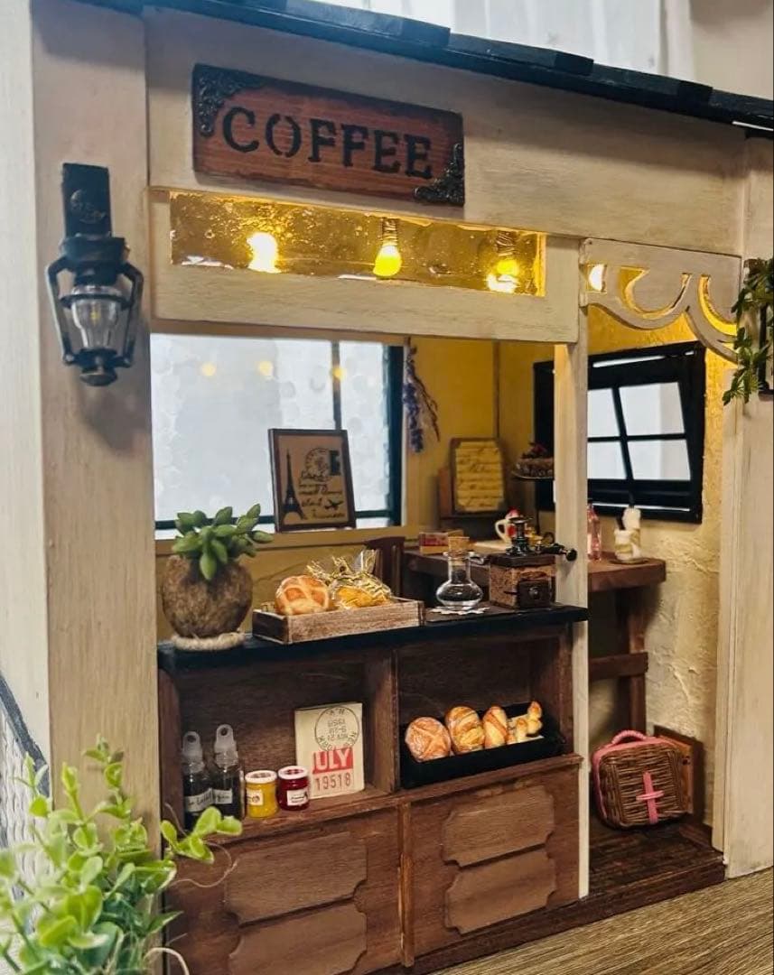 木製ミニチュアハウス⭐︎ドールハウス⭐︎背景ボード⭐︎ハンドメイド小物類一式セット 木製ミニチュアハウス⭐︎ドールハウス⭐︎ハンドメイド⭐︎背景ボード