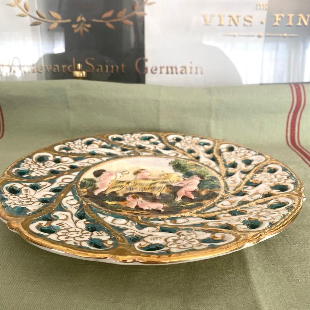 CAPODIMONTE イタリア製 陶器 飾り皿 天使 エンボス装飾アンティーク