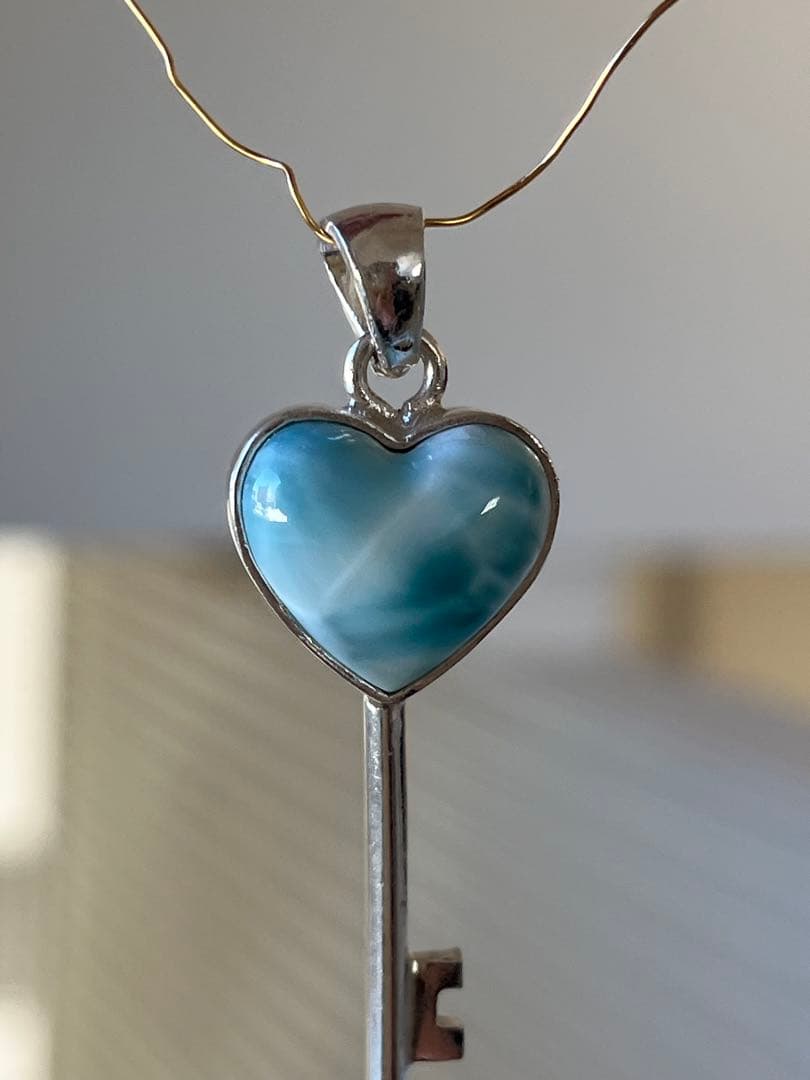 天然石☆品質良し！ラリマーハートのカギ型ペンダントトップ①☆レアな