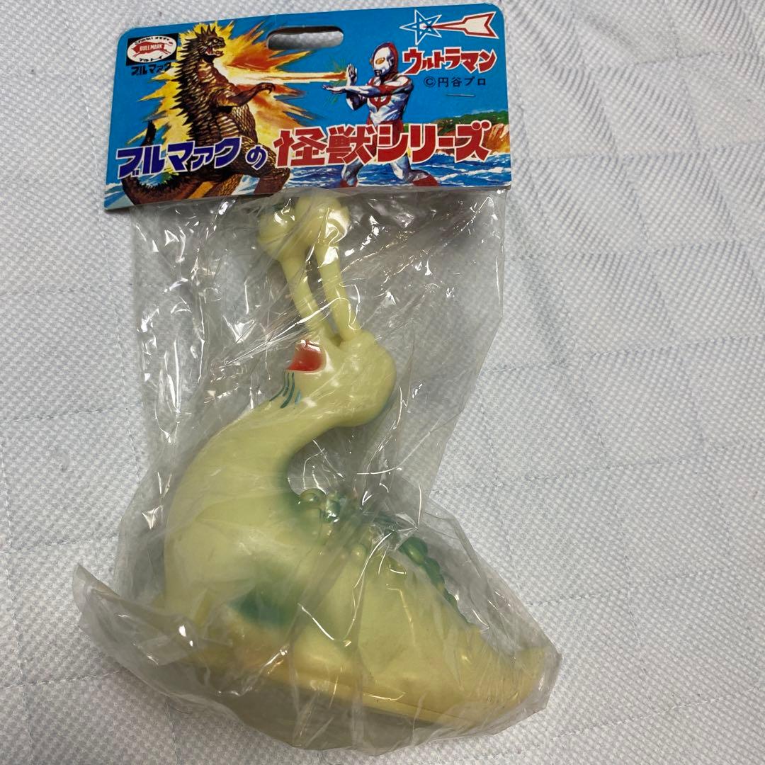 蓄光ナメゴン恐竜戦車