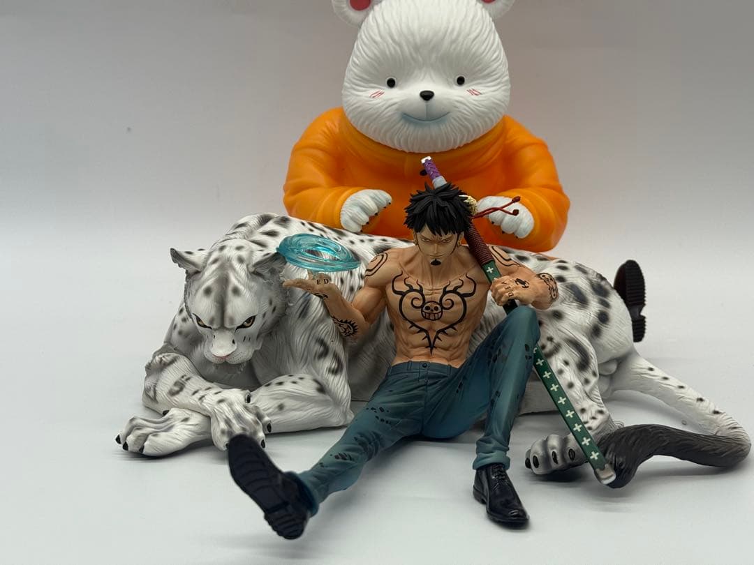 ワンピース トラファルガー・ロー ユキヒョウ ベポ　フィギュア　3体セット ワンピース トラファルガー・ロー ユキヒョウ ベポ フィギュア 3体