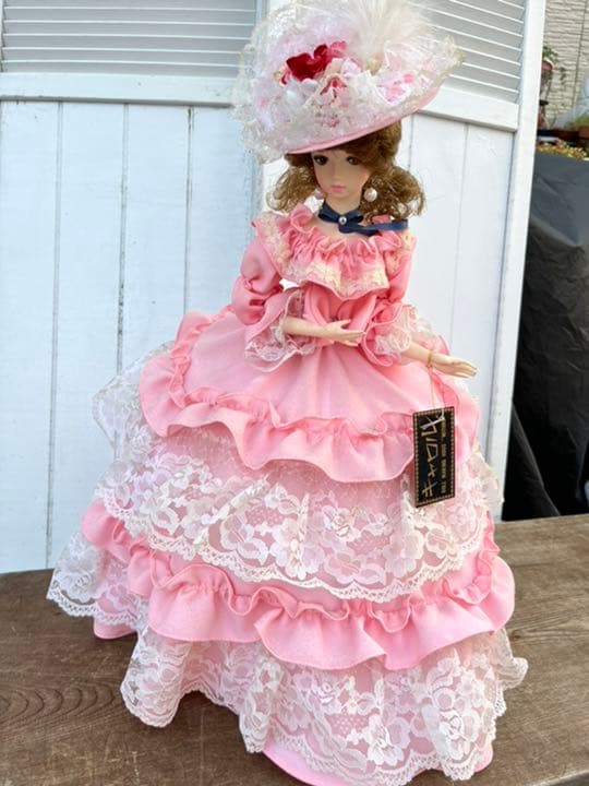 昭和レトロ キャロル フランス人形 ピンクドレス血色の良いネイルが