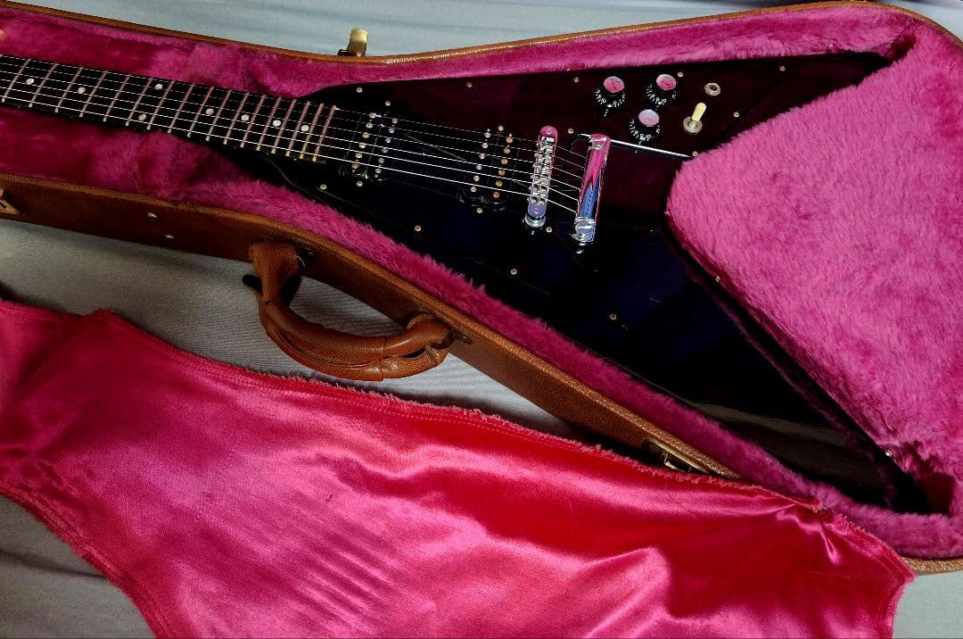 1995年製 Gibson '67 flying V reissue ギブソン 1995 Gibson Flying V '67 w/ Original Case - Cherry