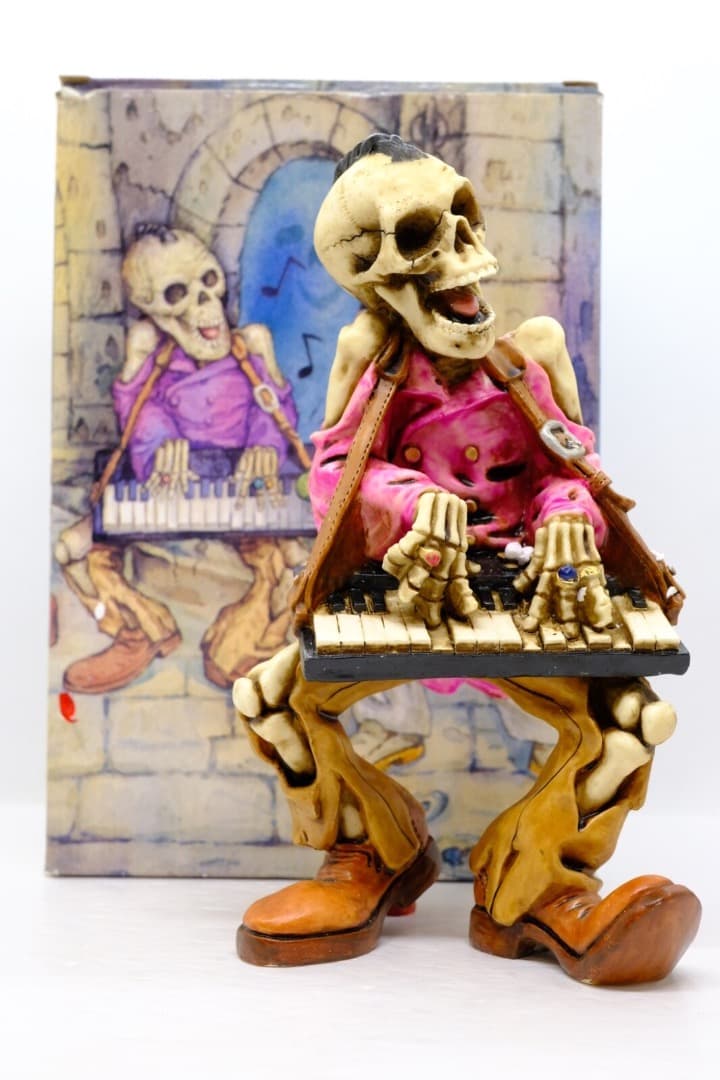 W.U.I. スカル ROCK TO DEATH フィギュア 骸骨 バンド - メルカリ