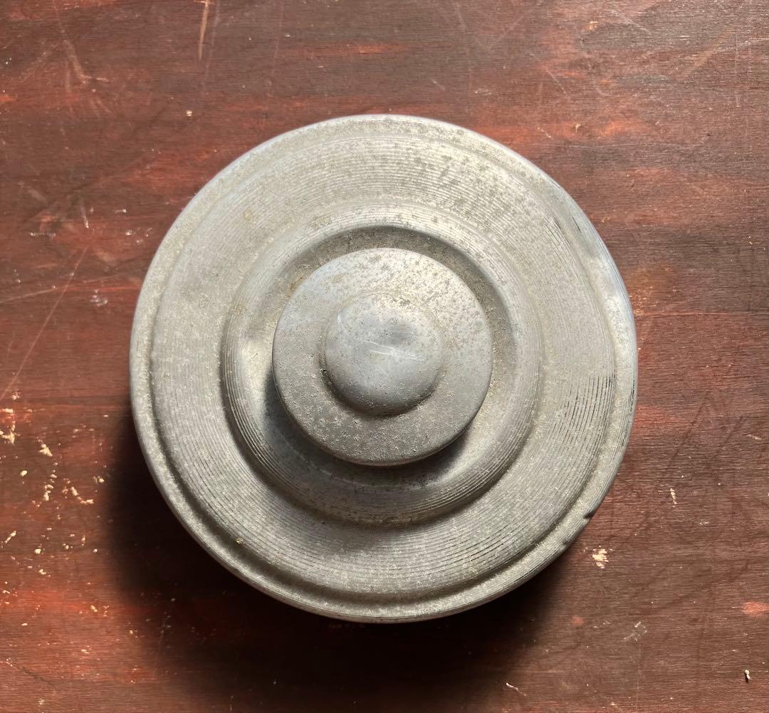 昭和レトロ 小ぶりザイズのタイプ違い 蓋付きガラス瓶 2個セット