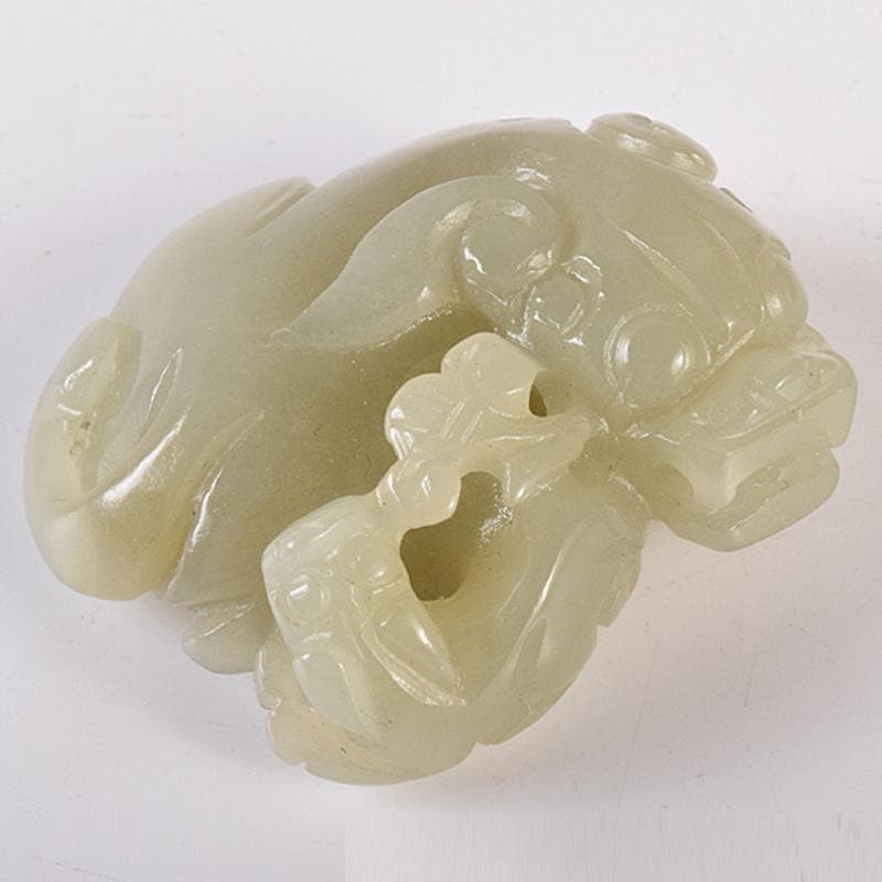 中国　玉石彫刻　神獣　根付　紙鎮　置物　C　8526E Amazon.co.jp: 中国古美術古玉手彫り虎頭せみ玉蝉根付文鎮筆添硯親子式