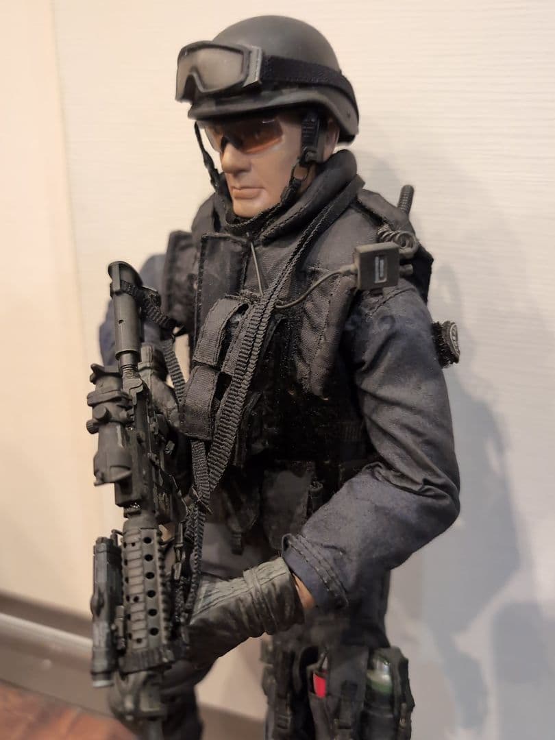 さ*ら様 ・SWAT フィギュア ・ホットトイズ ・1/6スケール - メルカリ
