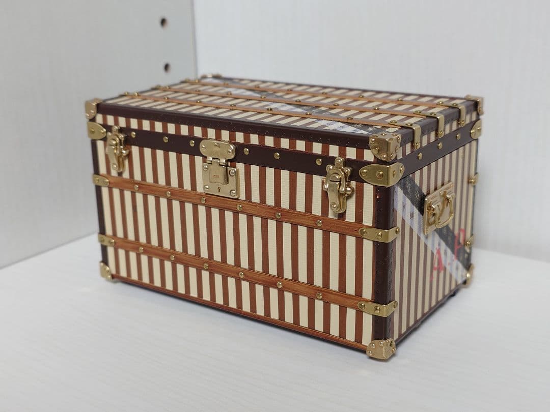 非売品　LOUISVUITTON　トランク　ノベルティ LOUIS VUITTON ルイ ヴィトン ノベルティ トランク 置物 非売品 - メルカリ