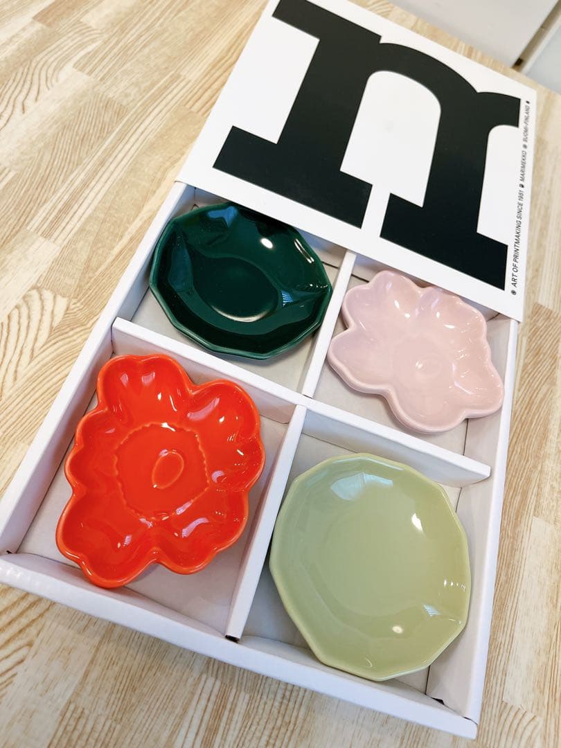 新品未使用　マリメッコ　2026新作　ウニッコプレート　4枚セット 2026年marimekko(マリメッコ)の新作入荷！季節限定テーブルウェアをご