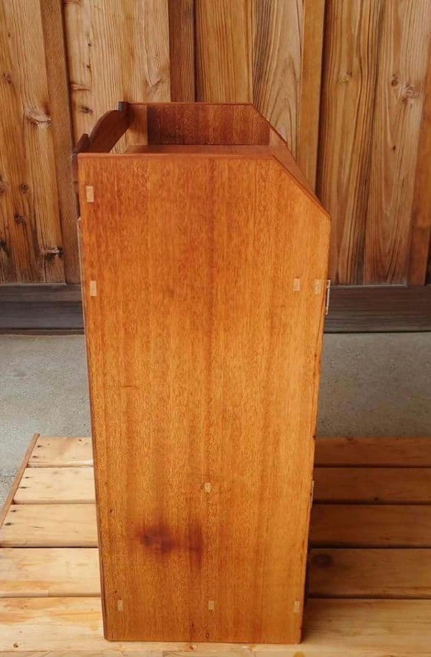 ラワンの収納棚《リペア済》