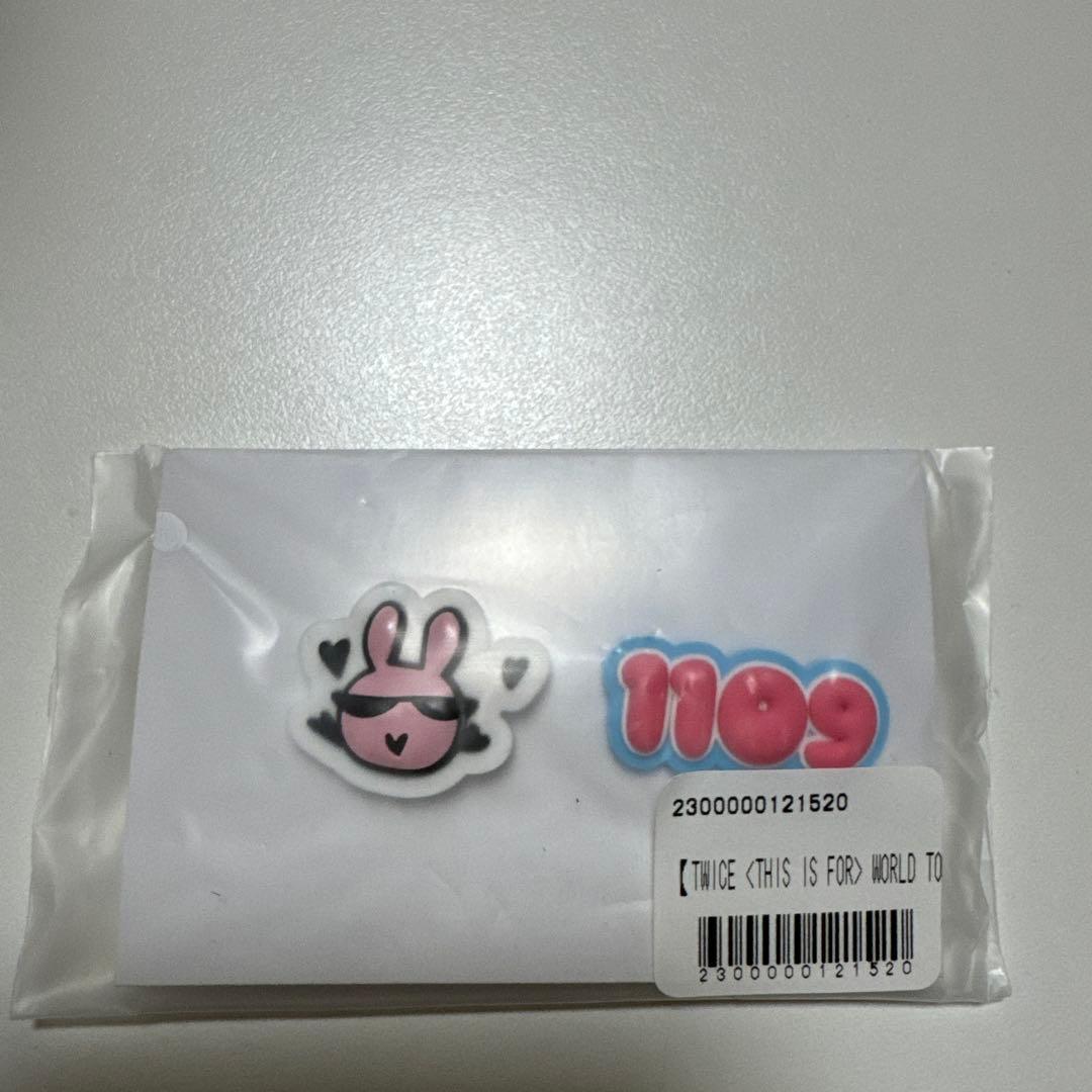 モモ THISISFORINJAPANオンラインくじ ラバーピンズセット - メルカリ