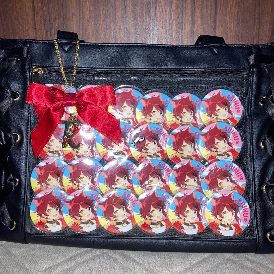 すとぷり 莉犬くん 缶バッジ サイン入り 痛バック - メルカリ