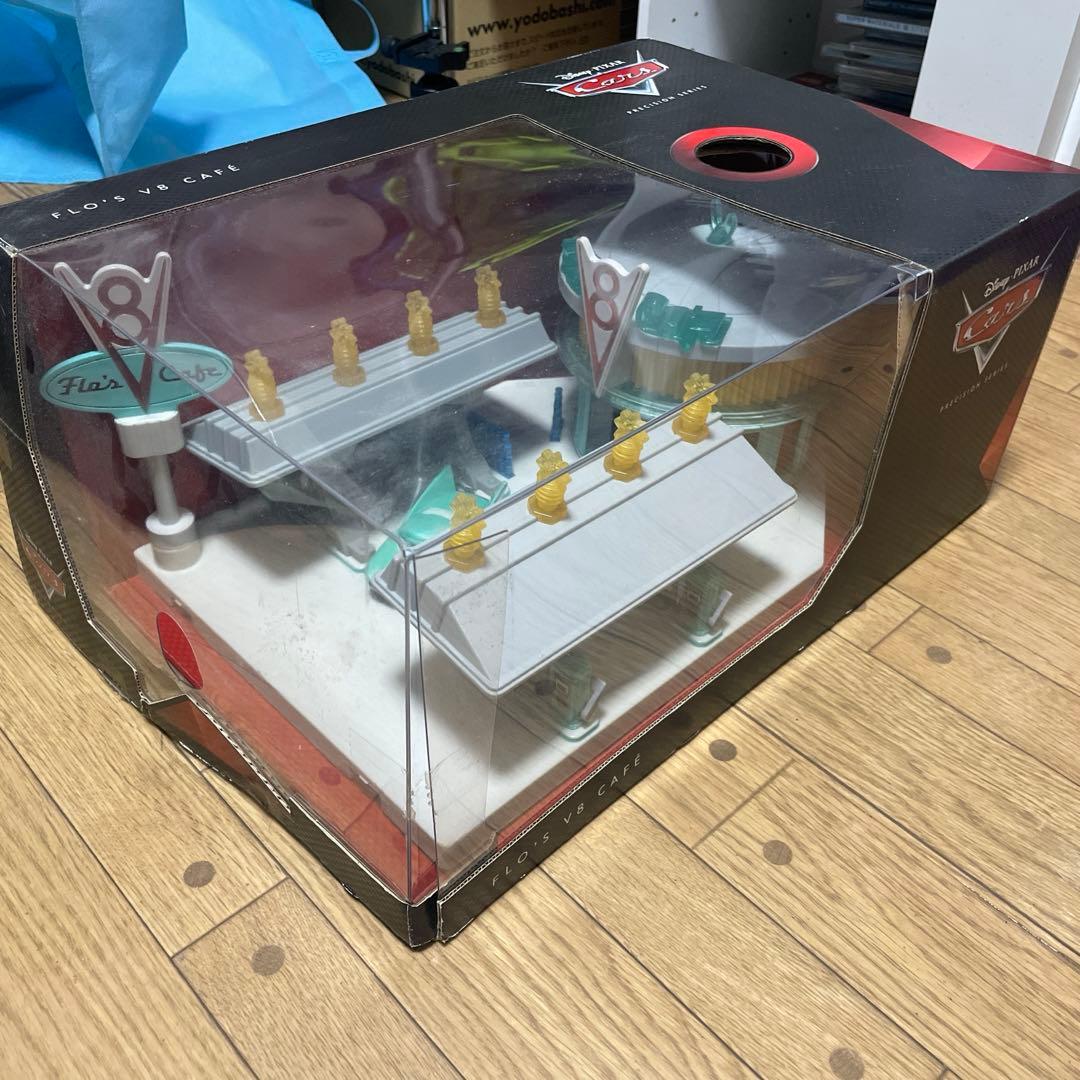 カーズ プレシジョンシリーズ v8カフェ フロー pixer cars マテル