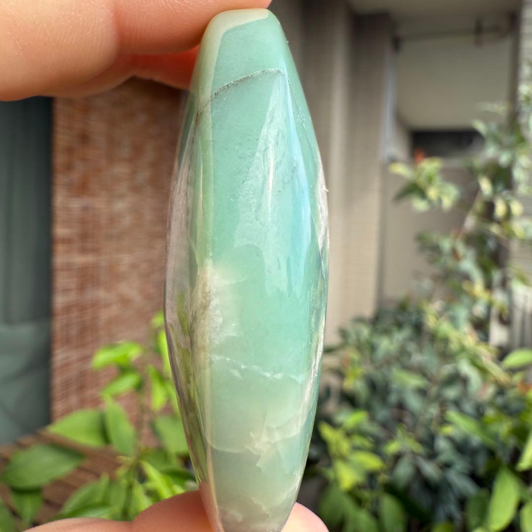 高品質 グリーン桜瑪瑙 ムーン 月 握り石 70g 底面磨き 自然石③